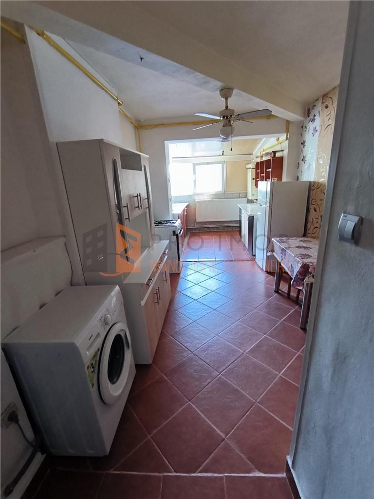 Apartament 3 camere confort 1 decomandat zona Micro 3