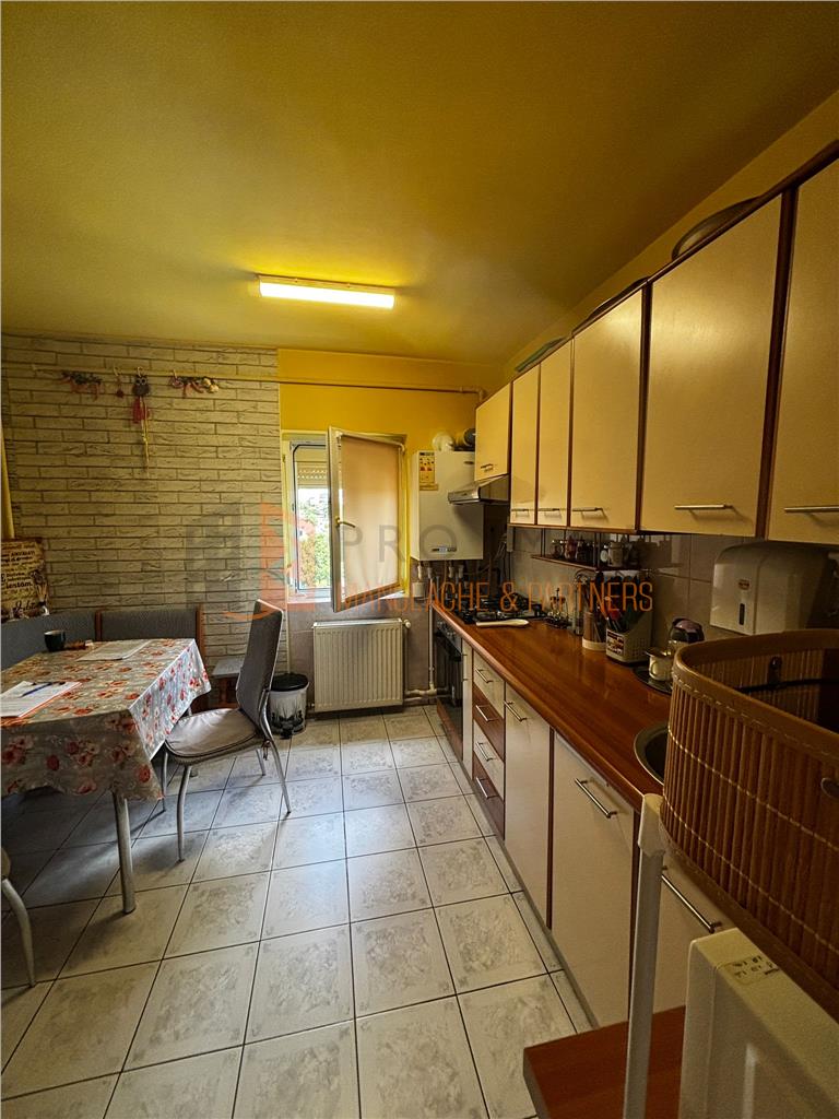 Apartament 2 camere confort 1 semidecomandat zona Crang