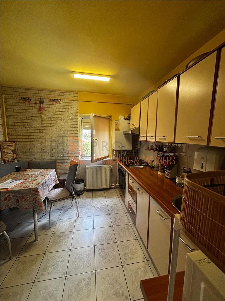 Apartament 2 camere confort 1 semidecomandat zona Crang