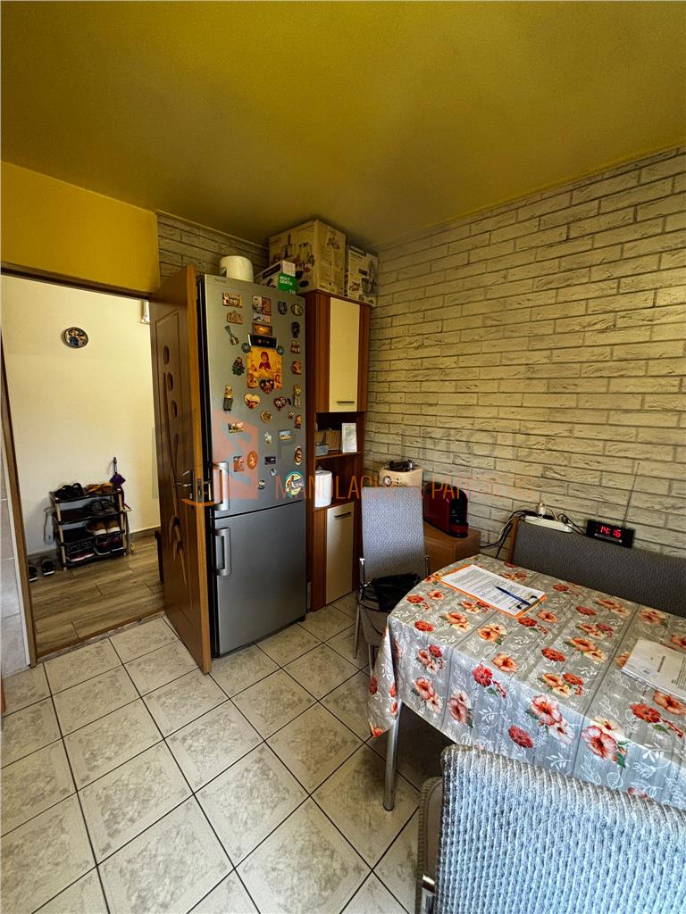 Apartament 2 camere confort 1 semidecomandat zona Crang