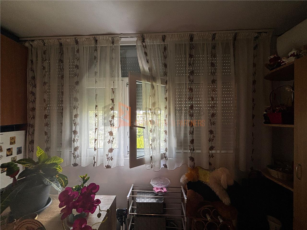 Apartament 2 camere confort 1 semidecomandat zona Crang