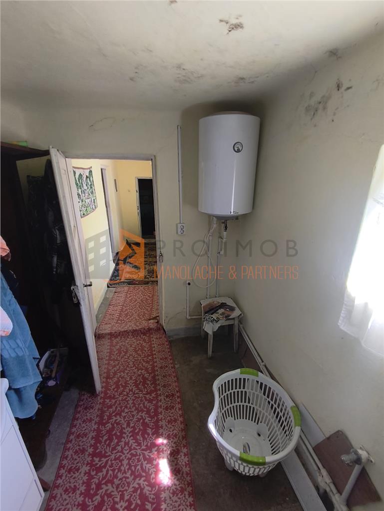 Casa si teren generos zona Ojasca