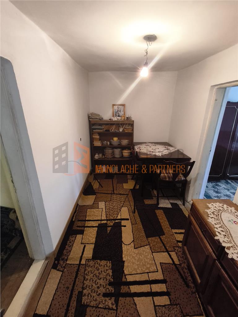 Casa si teren generos zona Ojasca
