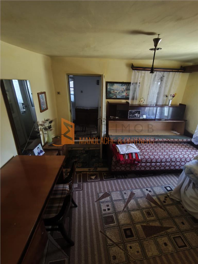 Casa si teren generos zona Ojasca