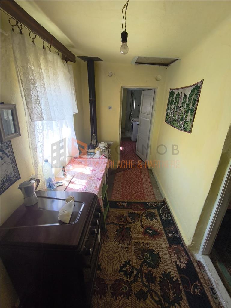 Casa si teren generos zona Ojasca