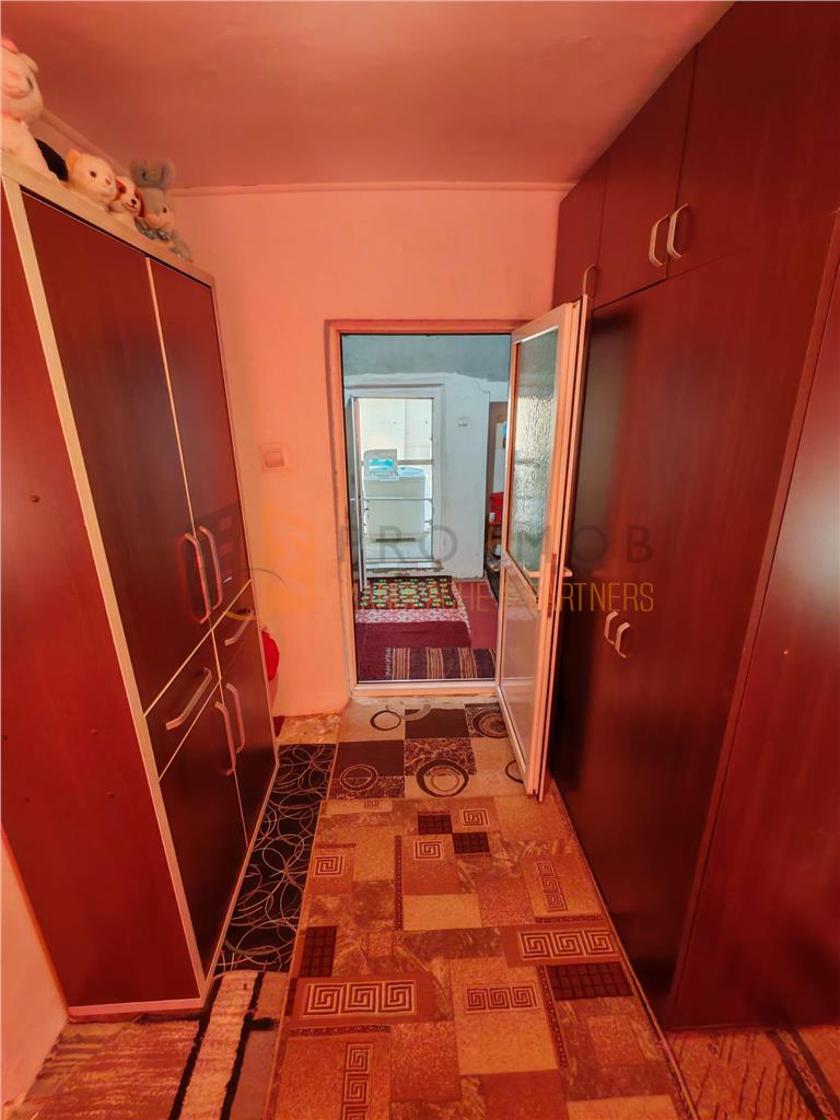 Casa tip parter + teren zona Maxenu