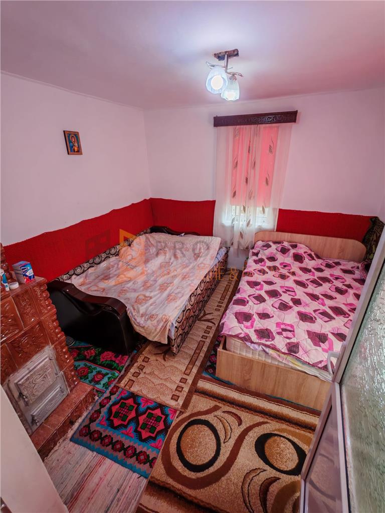 Casa tip parter + teren zona Maxenu