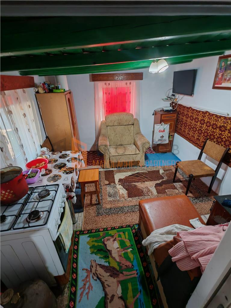 Casa tip parter + teren zona Maxenu