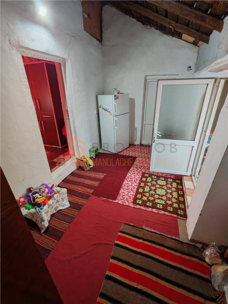 Casa tip parter + teren zona Maxenu