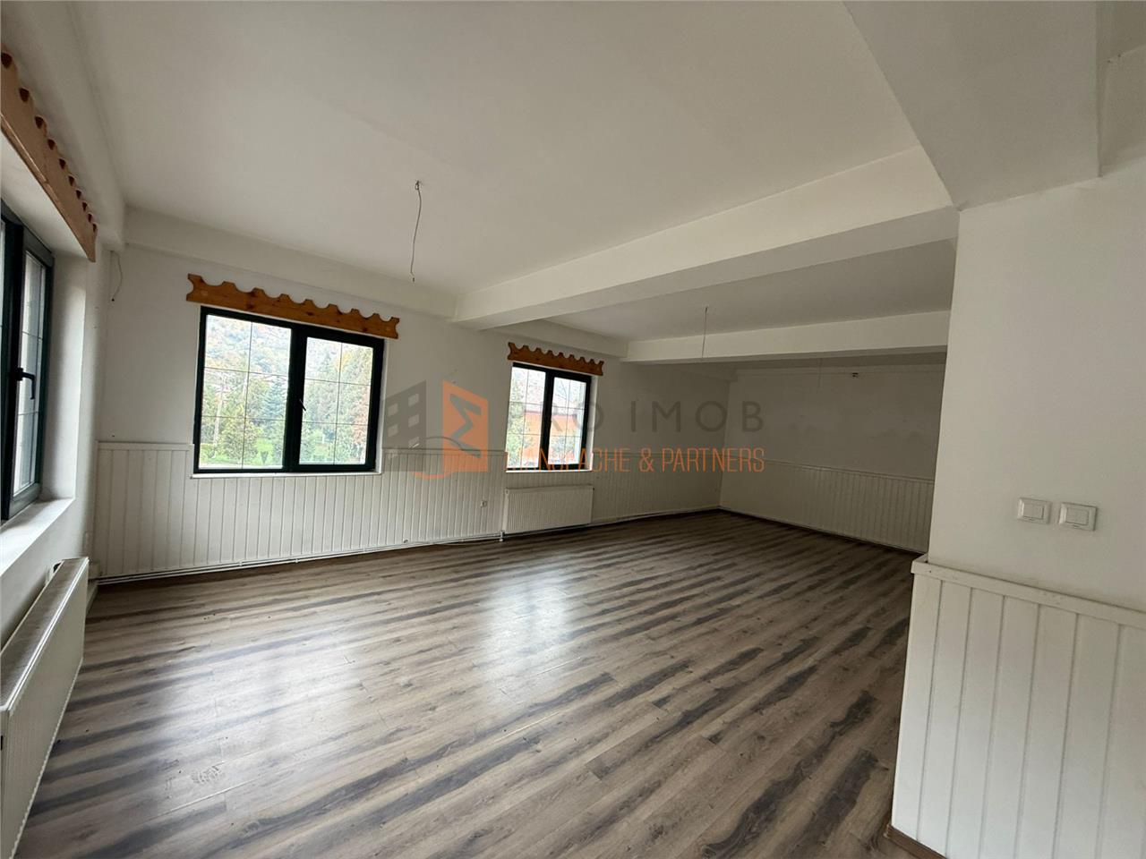 EXCLUSIVITATE! Pensiune pretabil Spatiu comercial P+1+M zona Siriu