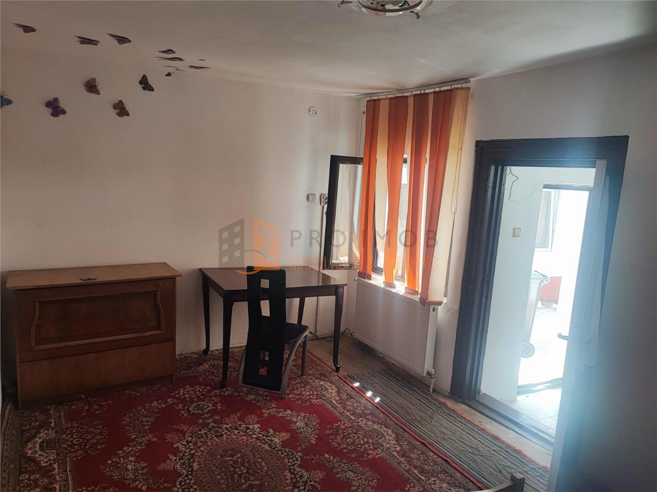 Casa tip parter + mansarda in zona Centru