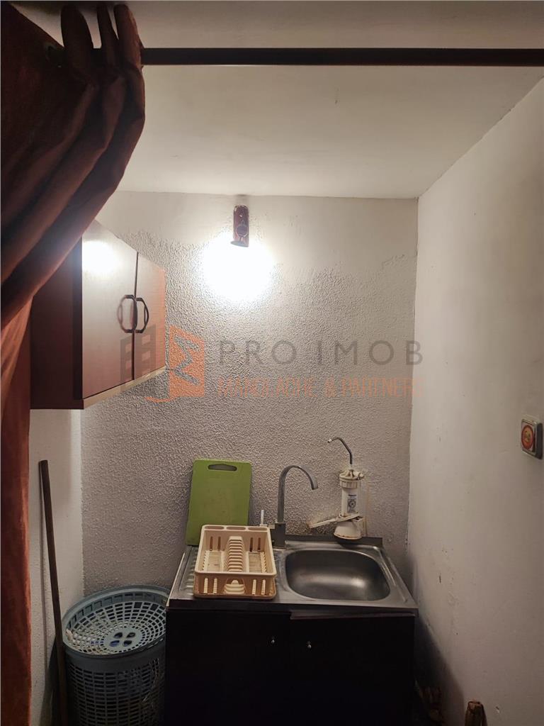 Casa tip parter + mansarda in zona Centru