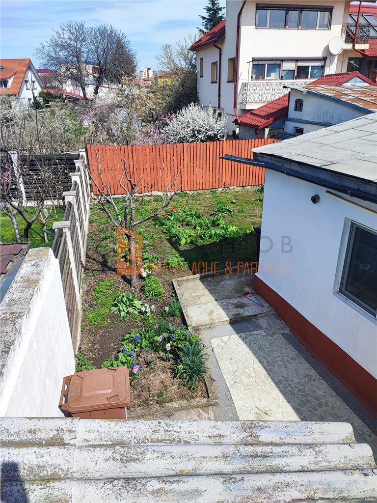 Casa tip parter + mansarda in zona Centru