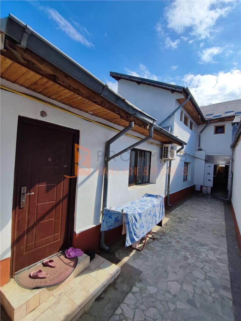 Casa tip parter + mansarda in zona Centru