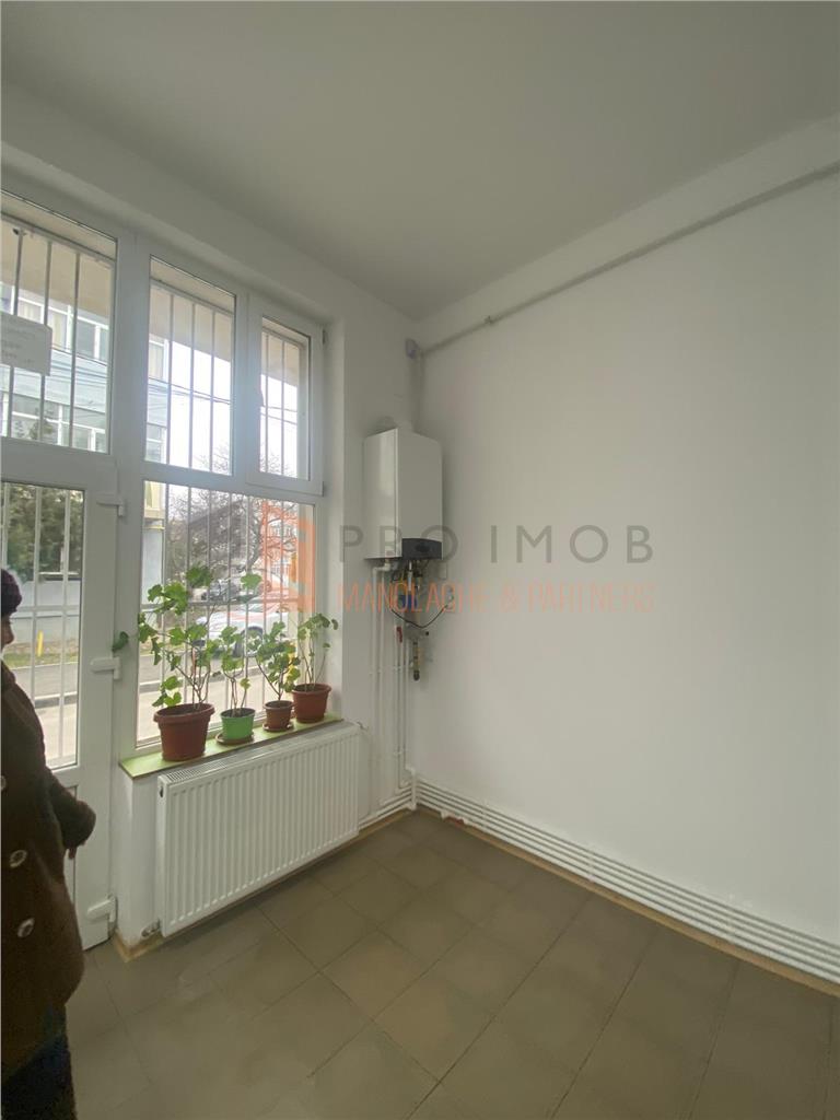 Spatiu comercial zona Brosteni
