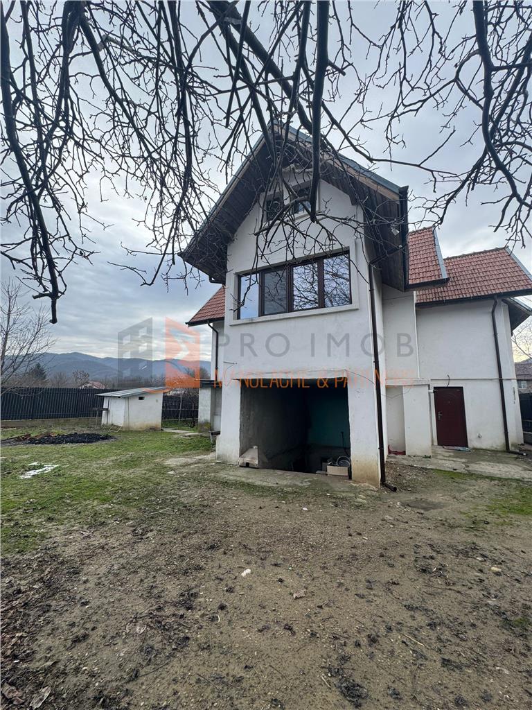 Casa tip P+1E+M zona Unguriu