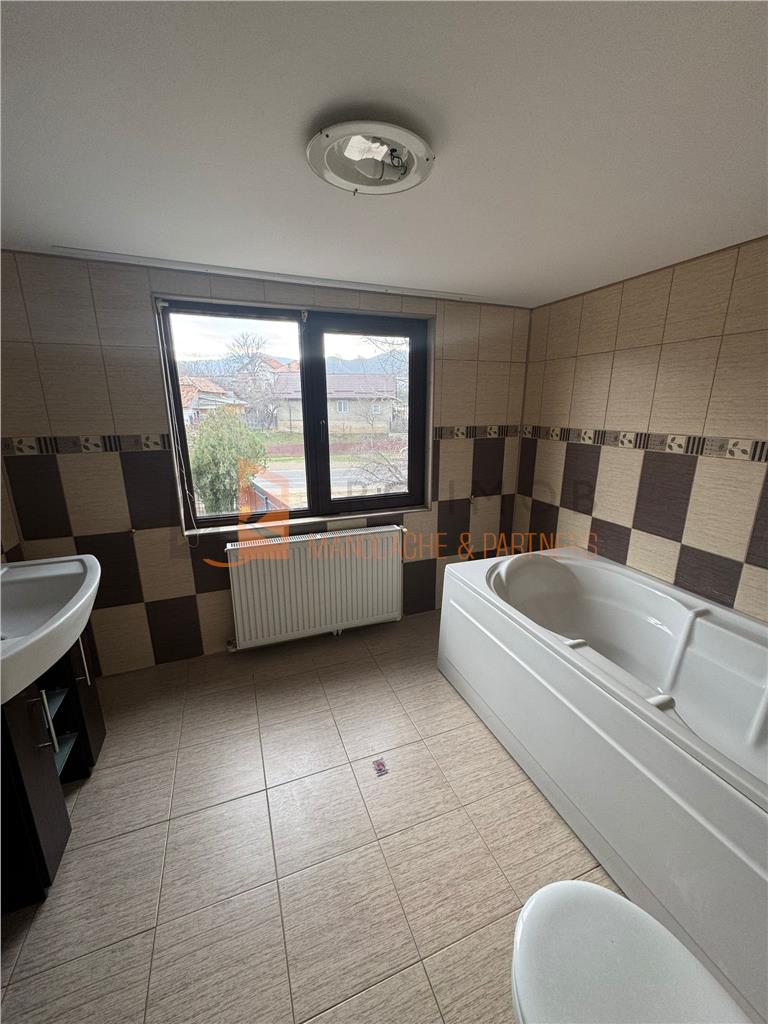 Casa tip P+1E+M zona Unguriu
