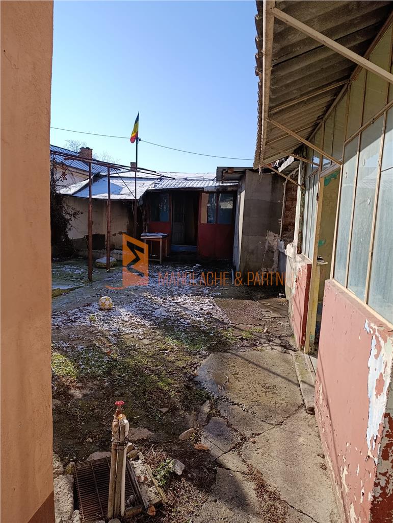 Casa tip parter zona Brosteni