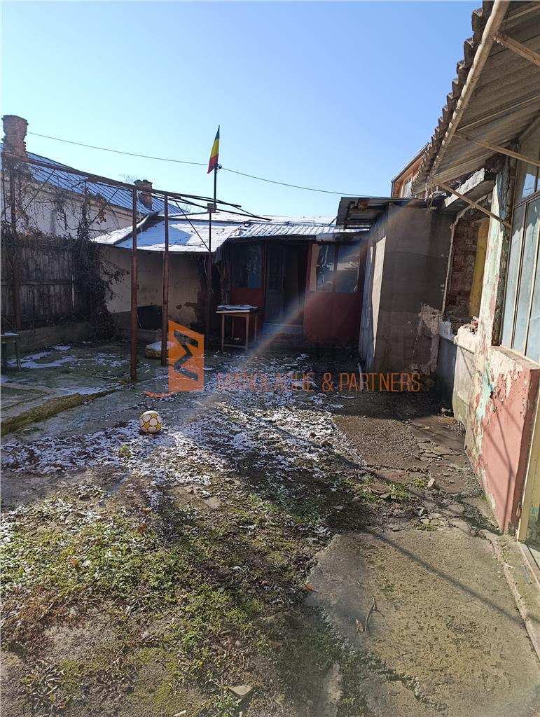 Casa tip parter zona Brosteni