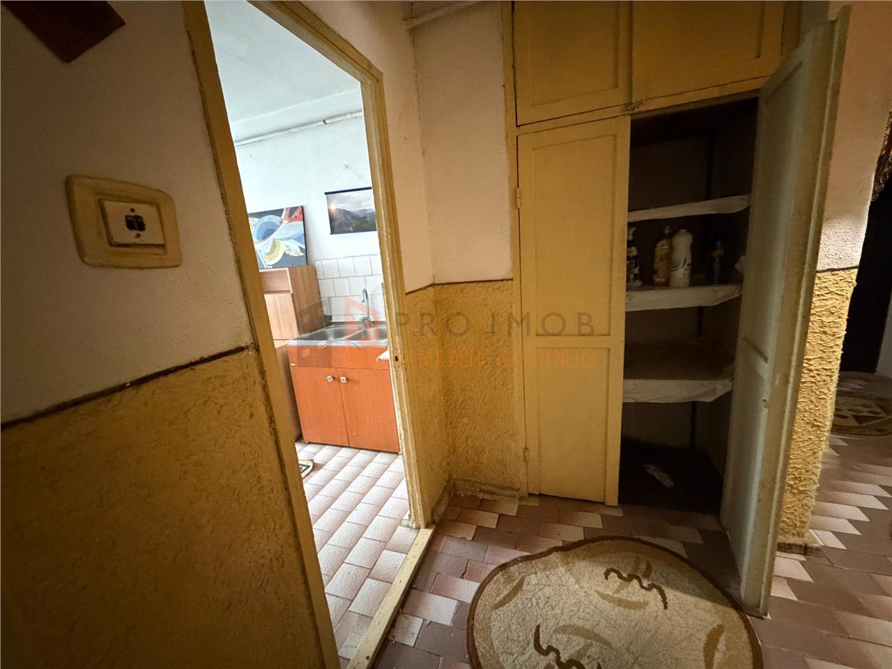 Apartament 2 camere cf 1 decomandat zona Crang 2