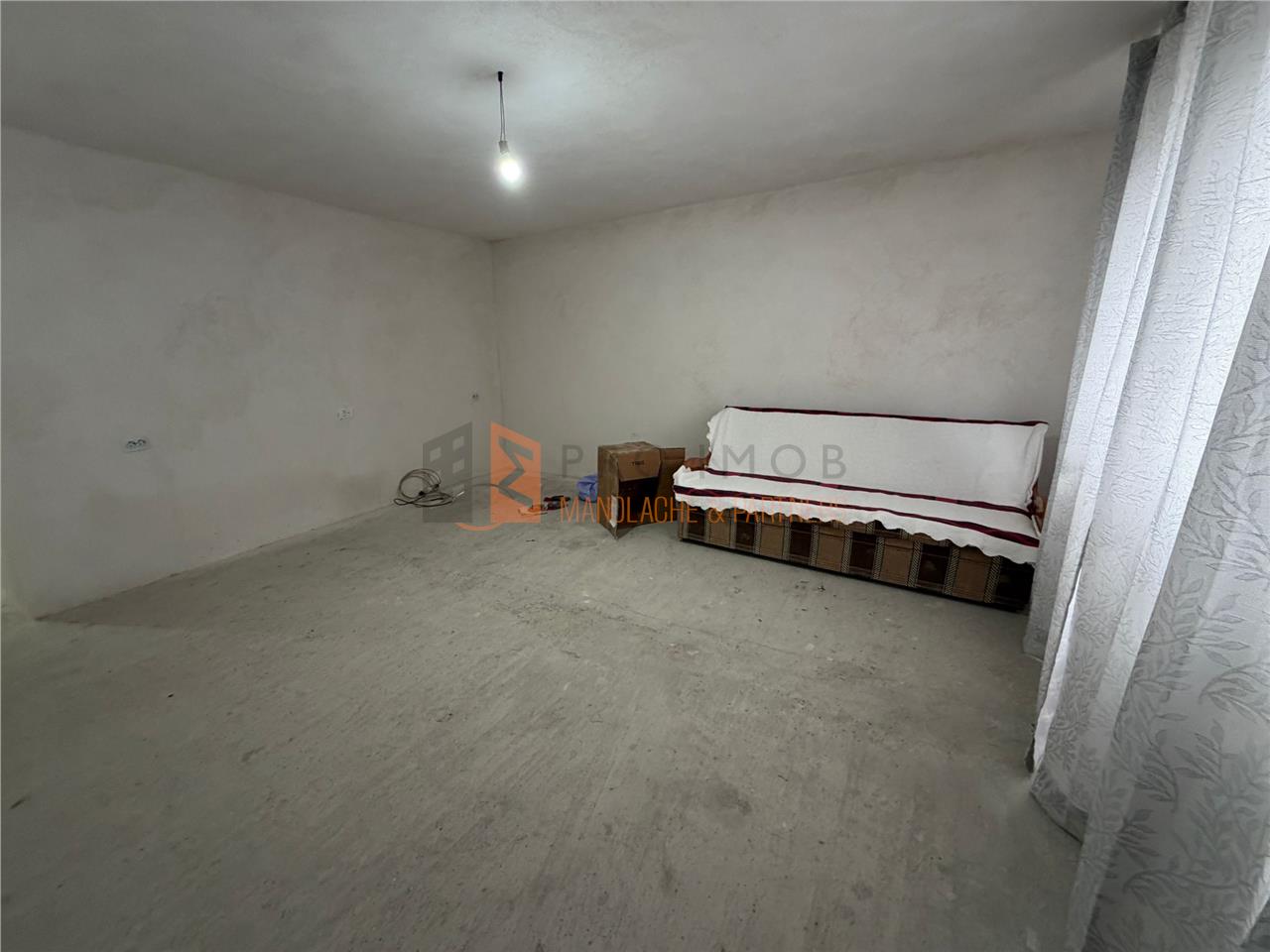 Casa tip parter zona Tisau