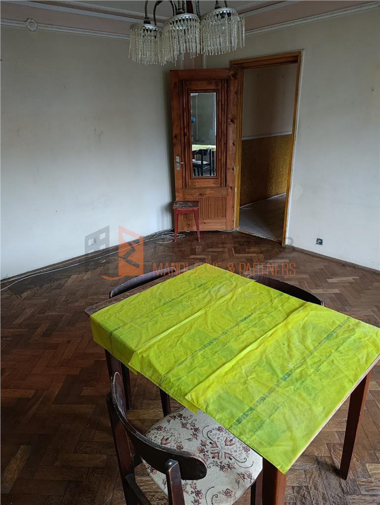 Apartament 3 camere cf semidecomandat zona Micro 3