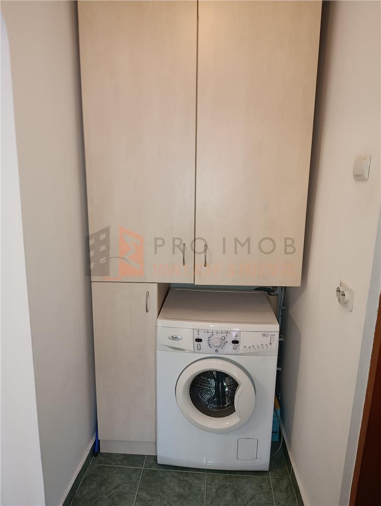 Apartament 2 camere cf 1 semidecomandat zona Unirii Sud
