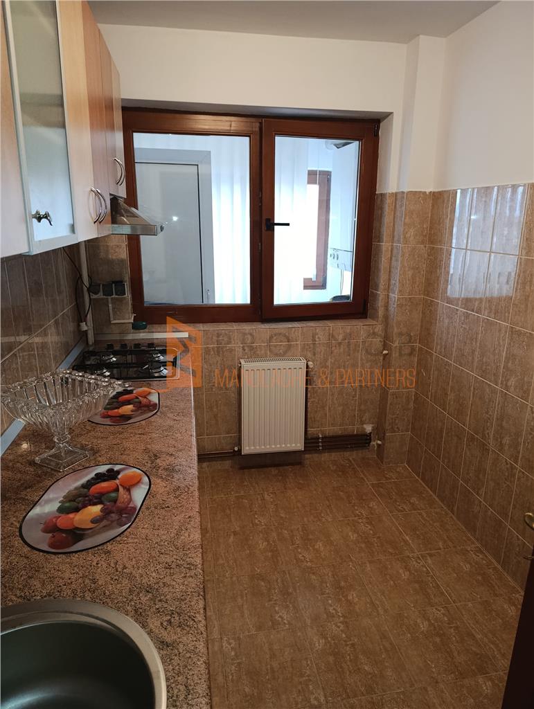 Apartament 2 camere cf 1 semidecomandat zona Unirii Sud