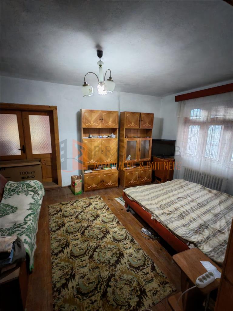 Casa tip P+1+M zona Vintila Voda