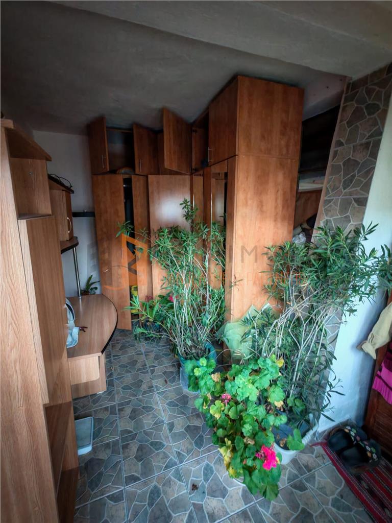 Casa tip P+1+M zona Vintila Voda