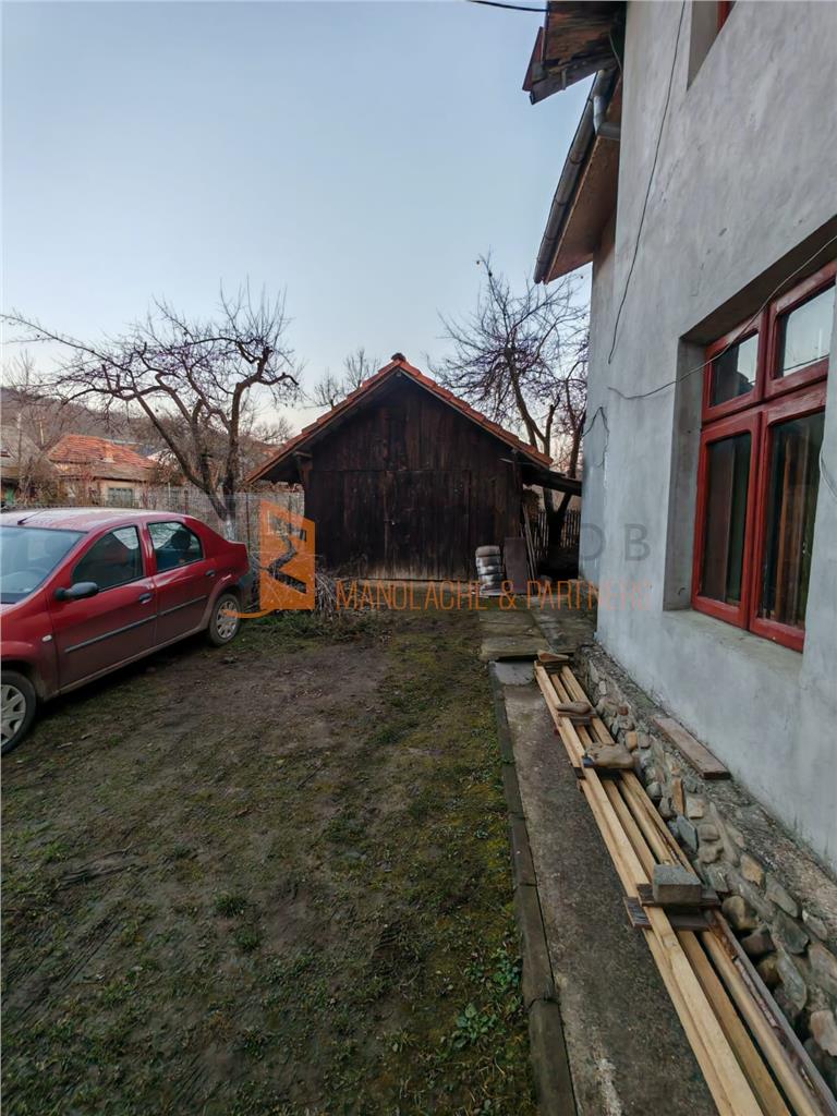 Casa tip P+1+M zona Vintila Voda