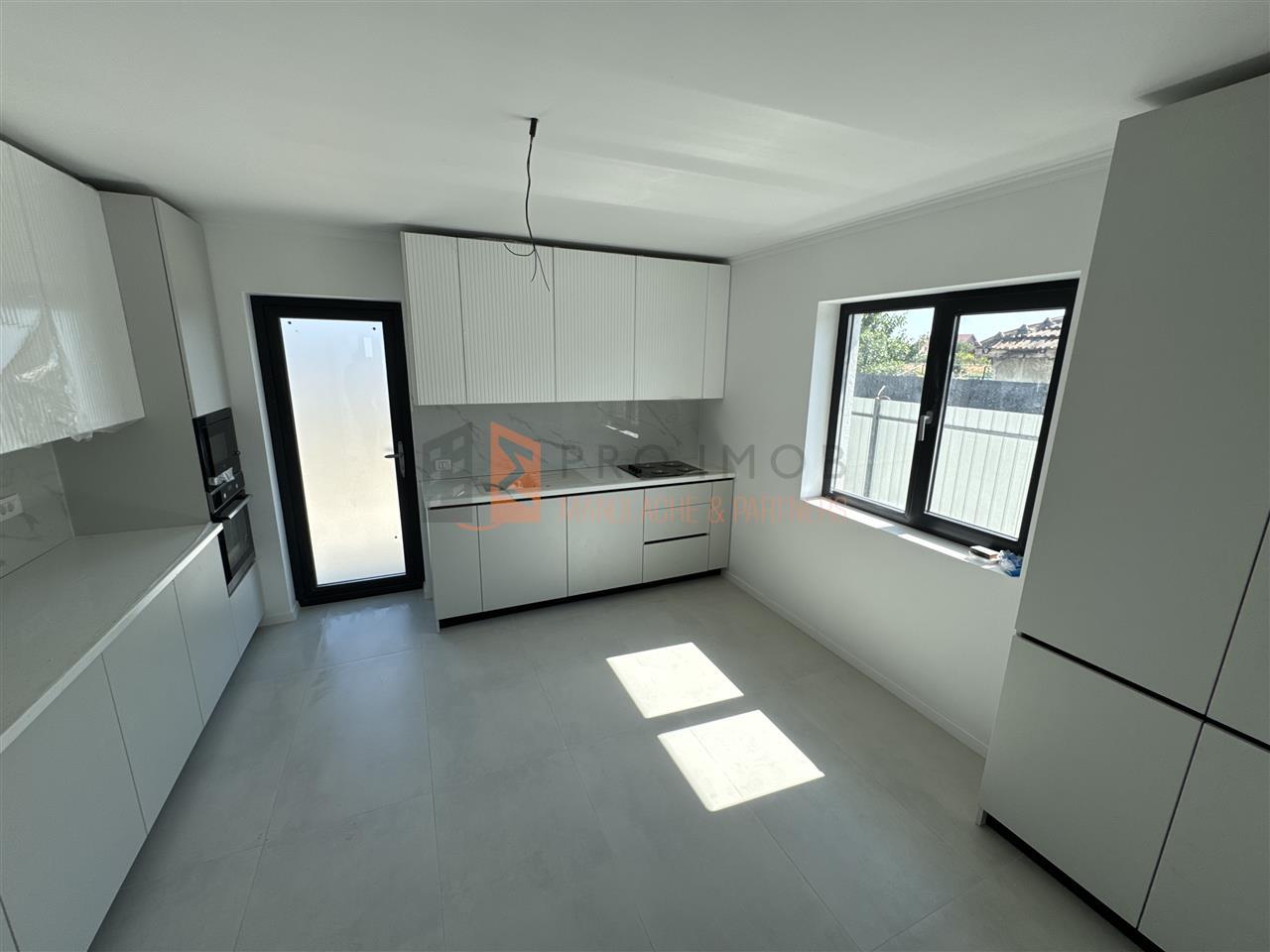 Case noi in zona Maracineni | COMISION 0