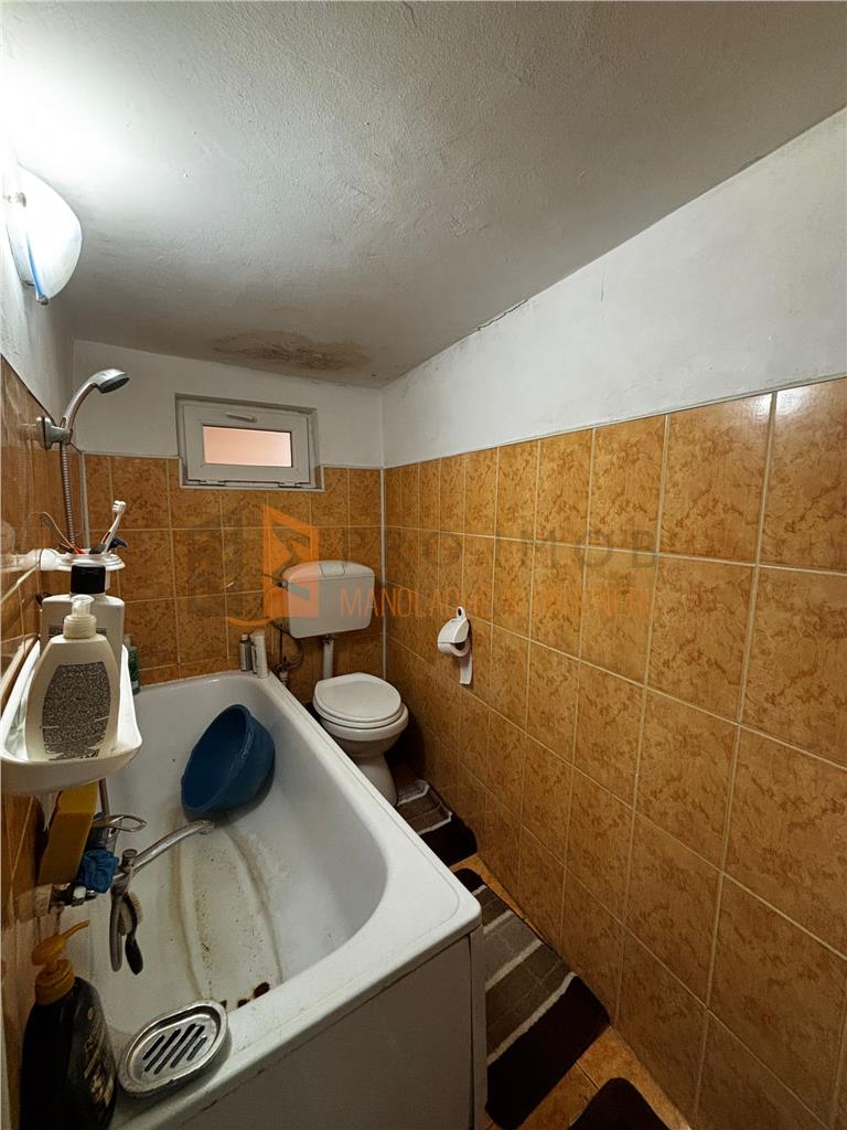 Casa batraneasca cu teren zona Centrala