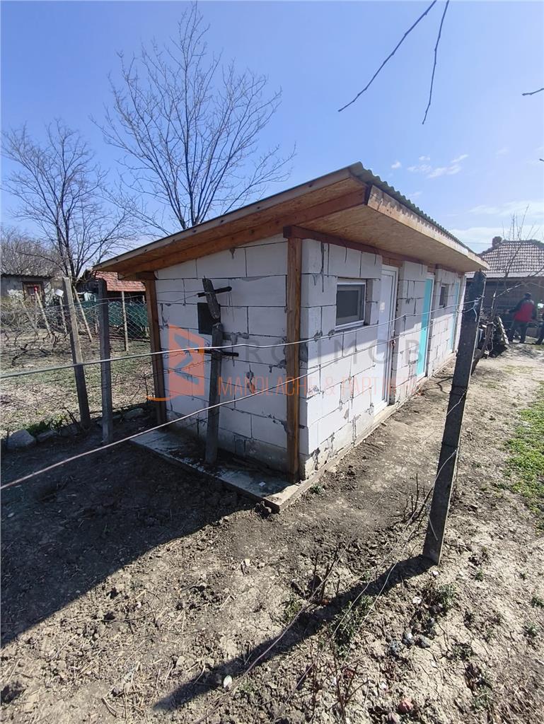 Casa tip parter zona Pietroasele-Saranga