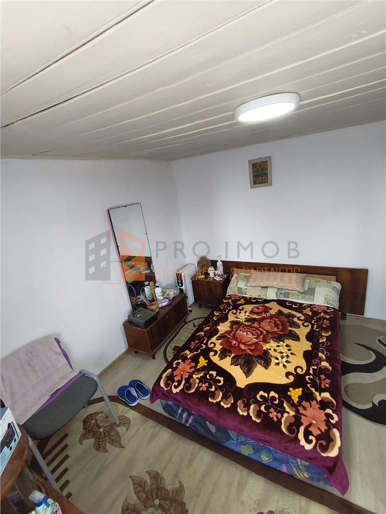 Casa tip parter zona Pietroasele-Saranga