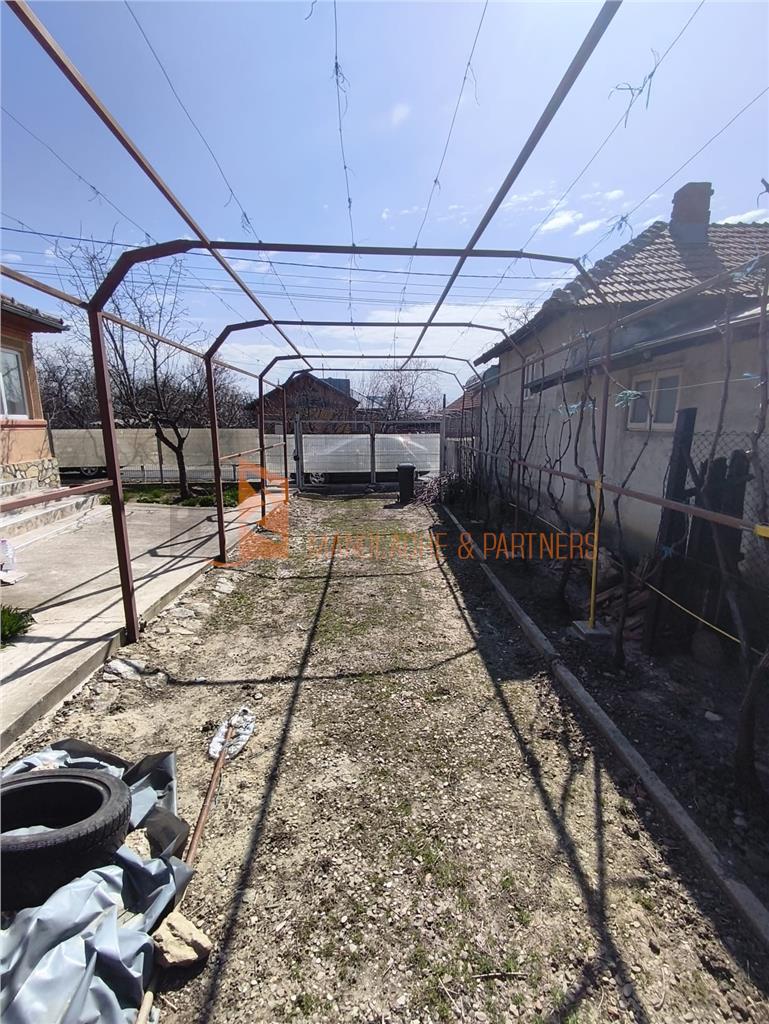 Casa tip parter zona Pietroasele-Saranga