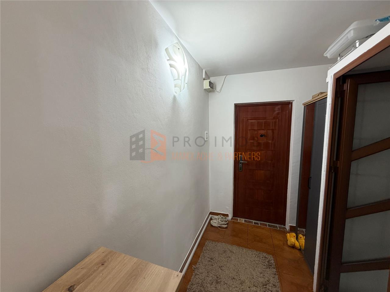 EXCLUSIVITATE Apartament 2 camere CU GARAJ cf 1 semidecomandat Berca