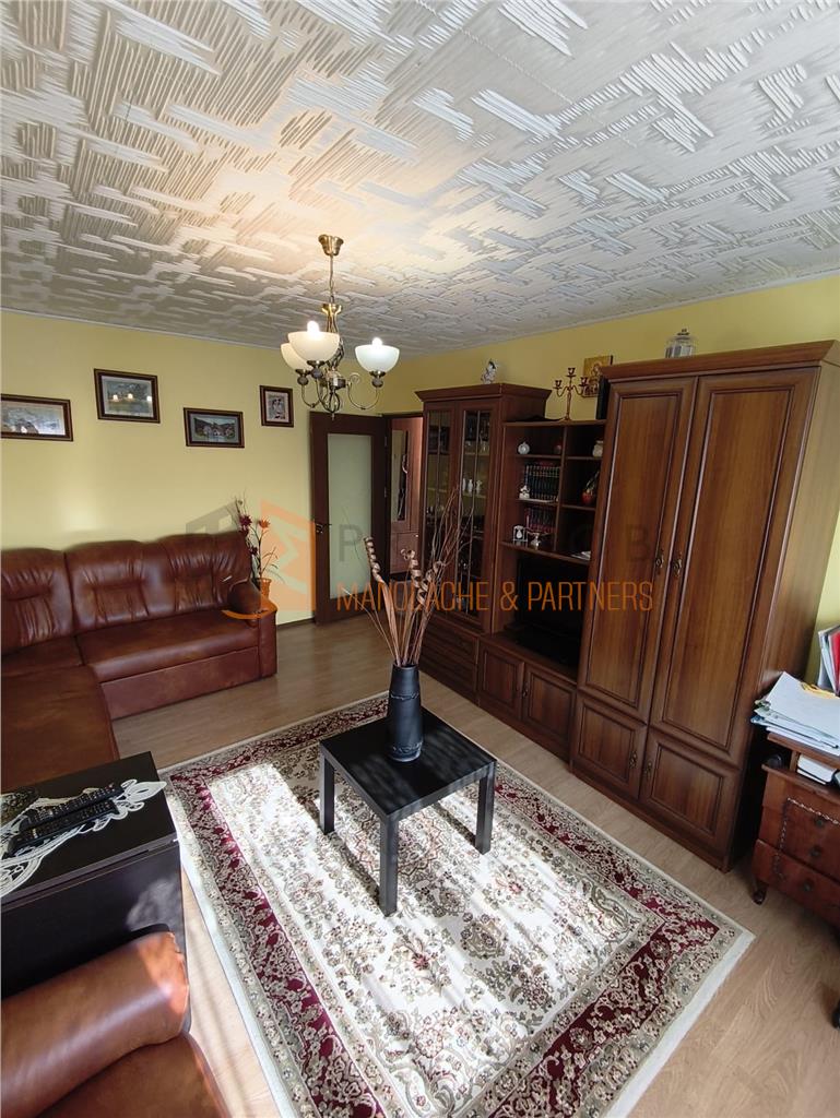 Apartament 3 camere cf 1 decomandat zona Unirii Sud-Viitorului