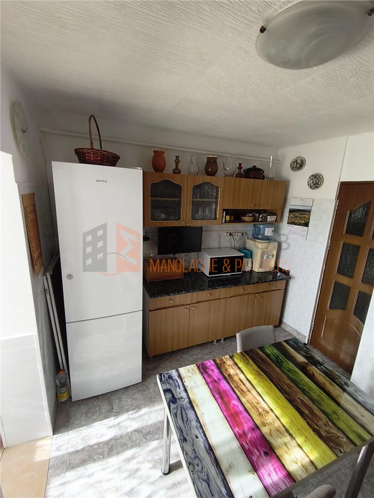 Apartament 3 camere cf 1 decomandat zona Unirii Sud-Viitorului