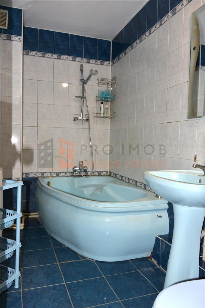 Apartament 3 camere cf 1 decomandat zona 1 Decembrie 1918