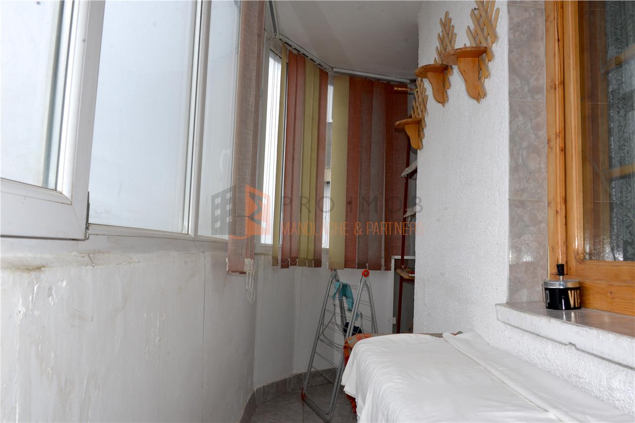 Apartament 3 camere cf 1 decomandat zona 1 Decembrie 1918
