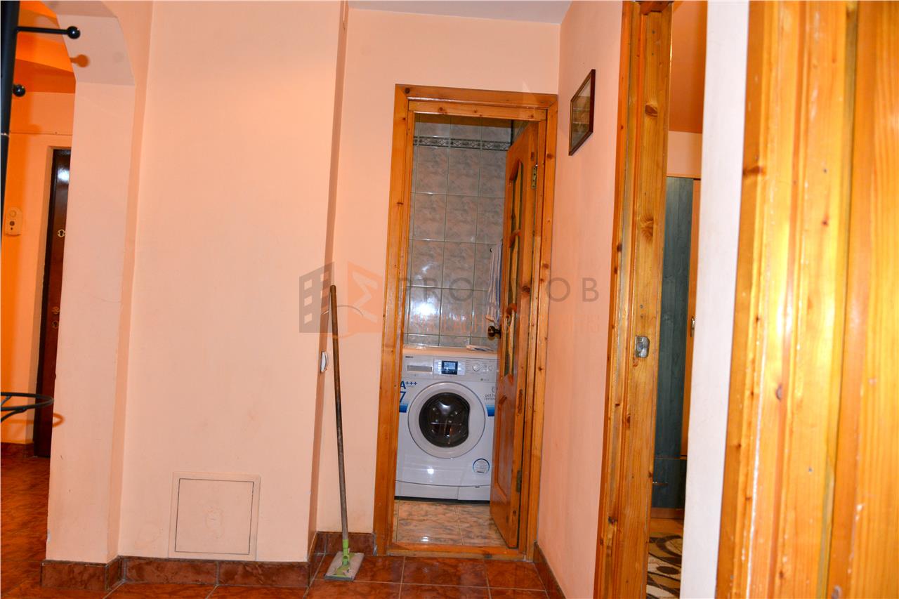 Apartament 3 camere cf 1 decomandat zona 1 Decembrie 1918
