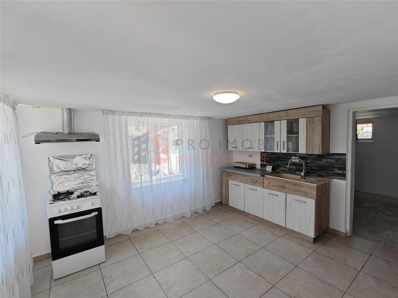 Casa tip parter zona Candesti