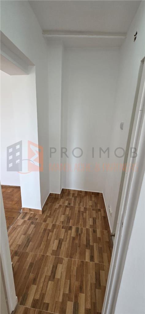 Apartament 2 camere cf 2 semidecomandat zona Crang