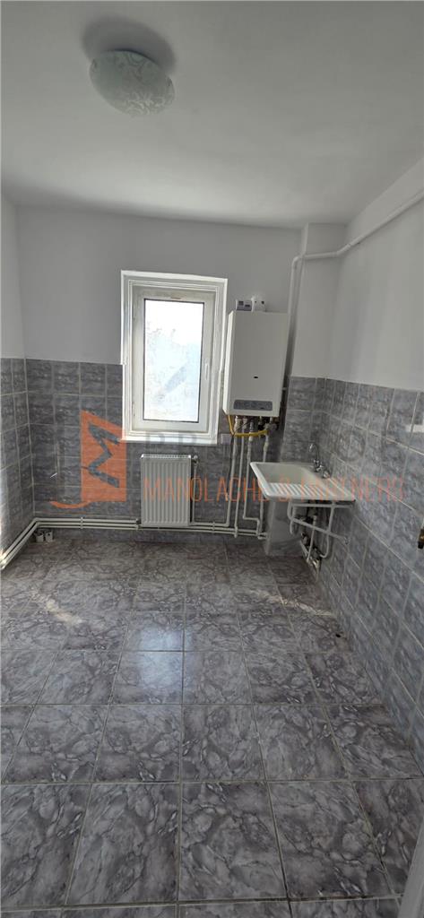 Apartament 2 camere cf 2 semidecomandat zona Crang