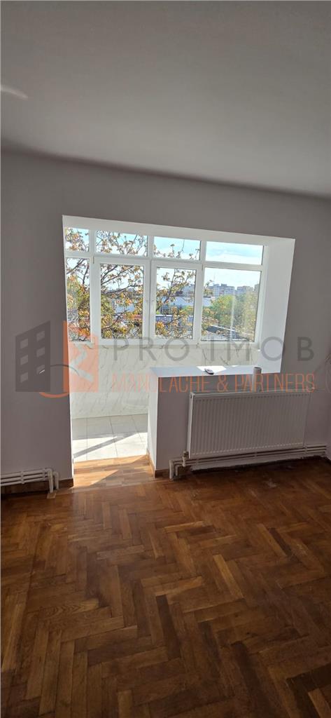 Apartament 2 camere cf 2 semidecomandat zona Crang