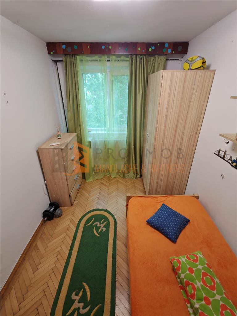 Apartament 3 camere cf 3 semidecomandat zona Micro 14