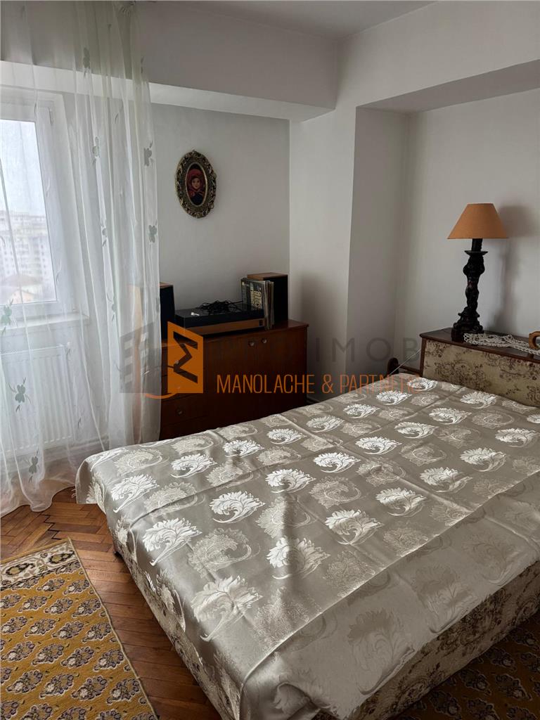 Apartament 3 camere cf 1 zona Centru