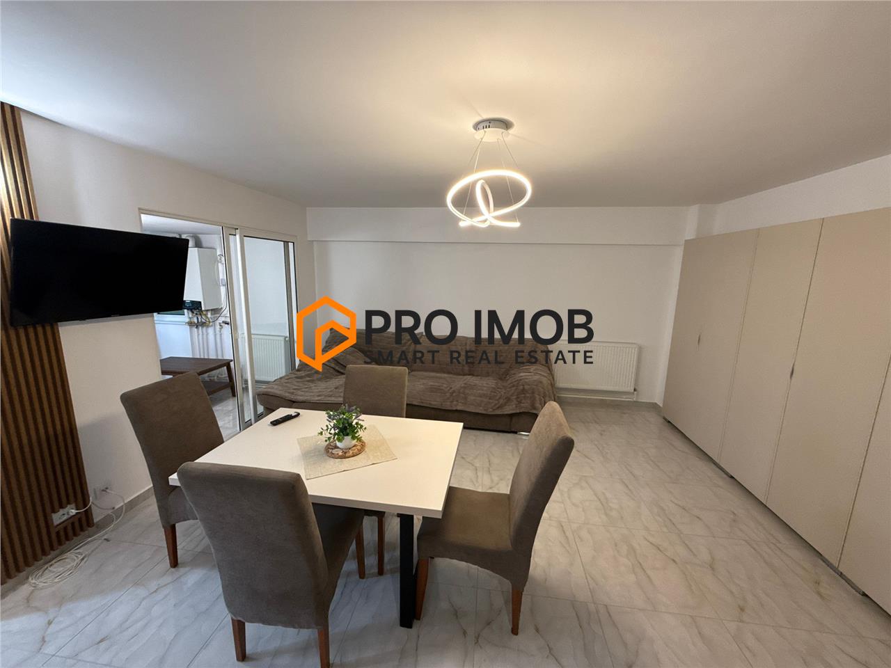 Apartament 2 camere cf 1 decomandat zona Centru