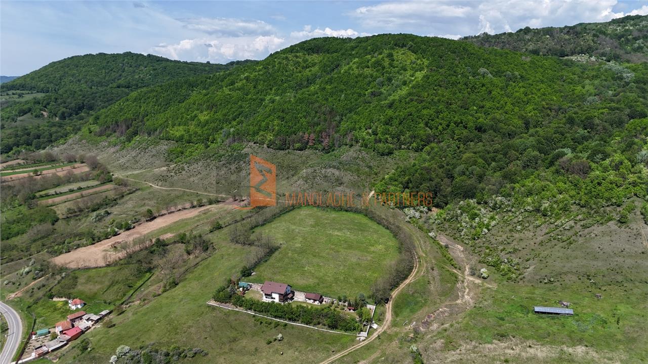 Teren intravilan zona Gura Bascei, com. Cislau